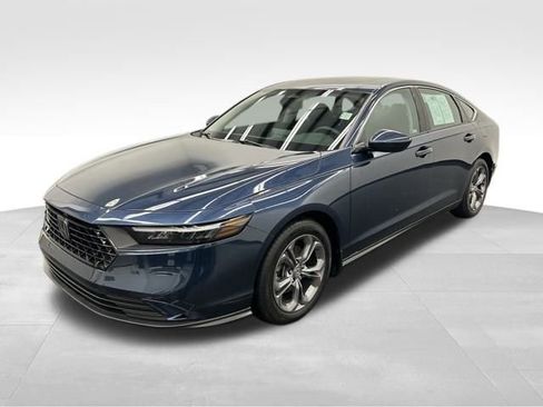 Used 2023 Honda Accord EX image 4