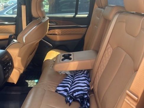 Used 2022 Jeep Grand Cherokee Summit RWD image 15