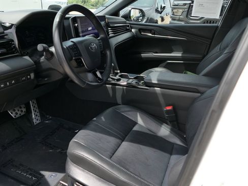 Used 2025 Toyota Camry XSE image 12
