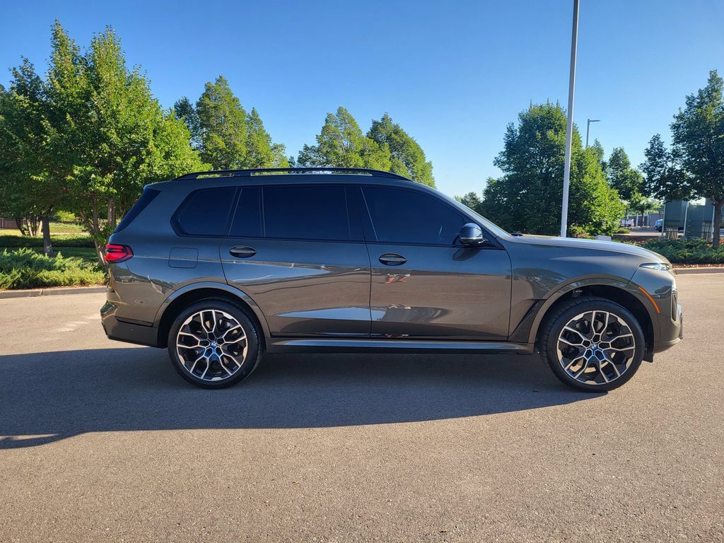 Used 2026 BMW X7 M60i AWD/4WD image 7