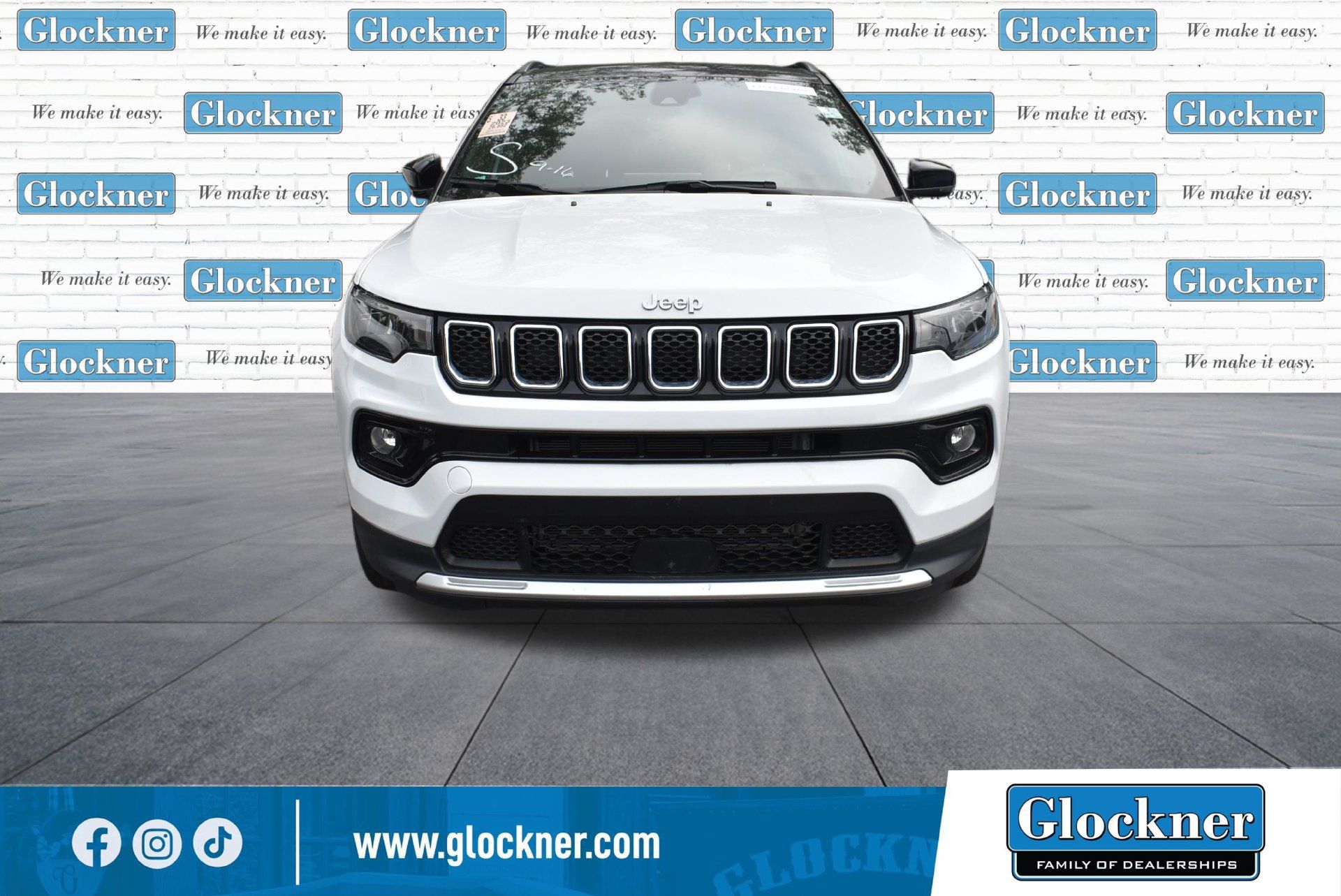 Used 2023 Jeep Compass Limited AWD/4WD image 2