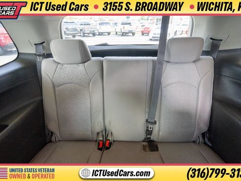 Used 2009 GMC Acadia SLE w/ Preferred Package FWD image 14