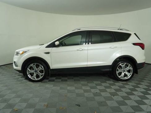 Used 2019 Ford Escape Titanium image 4