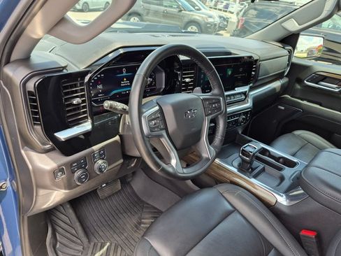 Used 2024 Chevrolet Silverado 1500 LT Trail Boss w/ Convenience Package II AWD/4WD image 10