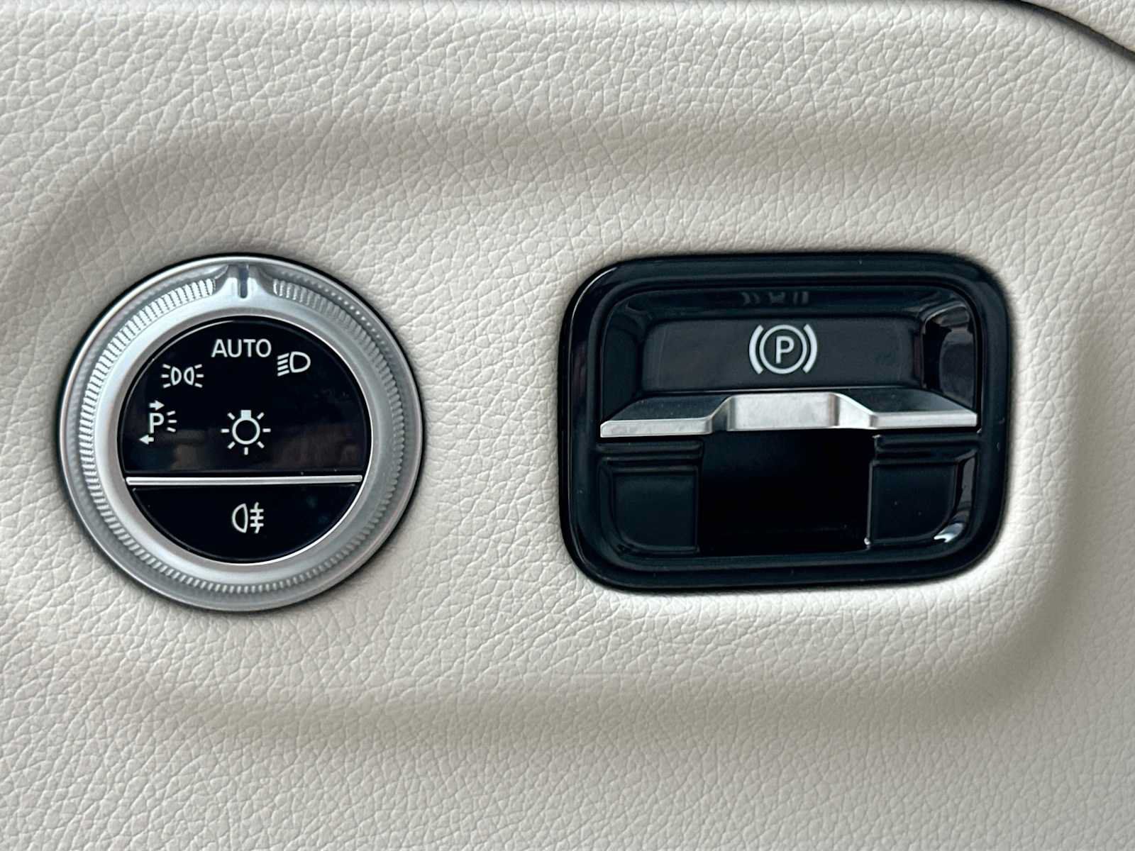 Used 2023 Mercedes-Benz EQS 450+ SUV image 10
