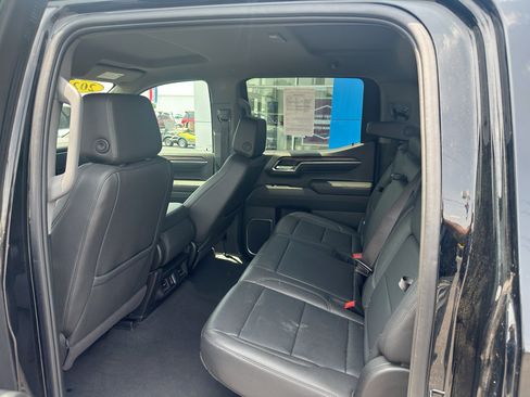 Used 2024 GMC Sierra 1500 SLT image 11