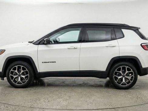 Used 2025 Jeep Compass Limited image 5