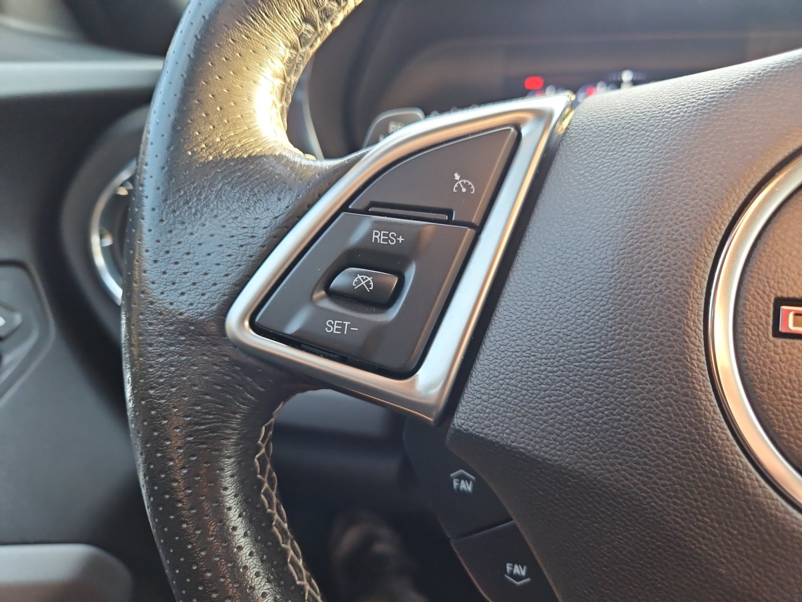 Used 2019 Chevrolet Camaro SS RWD image 27