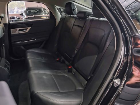 Used 2020 Jaguar XF Prestige RWD image 36