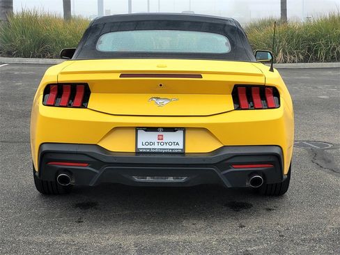 Used 2024 Ford Mustang Premium image 5