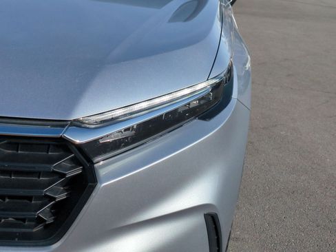 Used 2025 Honda CR-V LX image 13