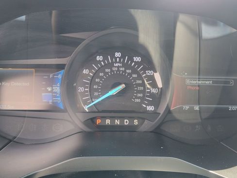 Used 2015 Ford Edge Titanium FWD image 23