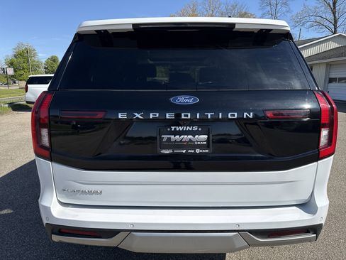 Used 2025 Ford Expedition Platinum AWD/4WD image 4