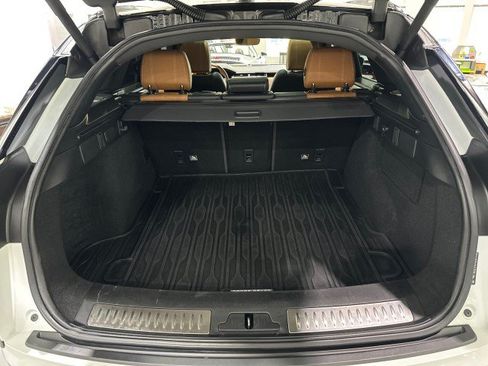 Used 2019 Land Rover Range Rover Velar R-Dynamic HSE AWD/4WD image 38
