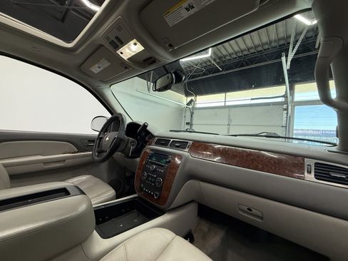 Used 2008 Chevrolet Suburban LT w/ LT Preferred Equipment Group image 20