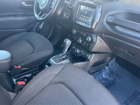 Used 2018 Jeep Renegade Altitude image 16