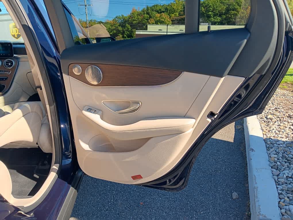 Used 2021 Mercedes-Benz GLC 300 4MATIC image 34