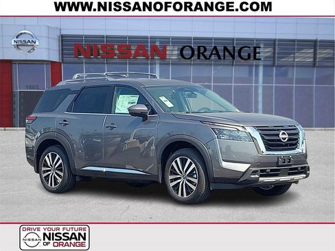 New 2025 Nissan Pathfinder Platinum w/ Cargo Package image 1