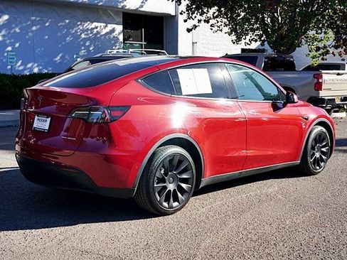 Used 2023 Tesla Model Y Long Range image 8