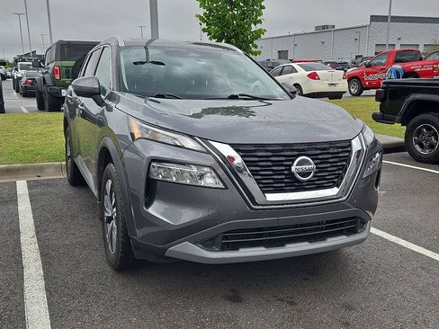 Used 2021 Nissan Rogue SV w/ Premium Package FWD image 4