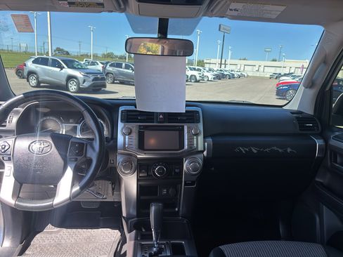 Used 2018 Toyota 4Runner SR5 image 11