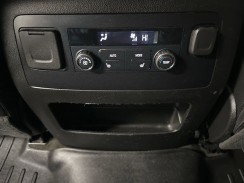 Used 2018 Chevrolet Tahoe Premier image 33