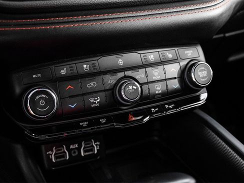 Used 2024 Dodge Durango R/T image 25