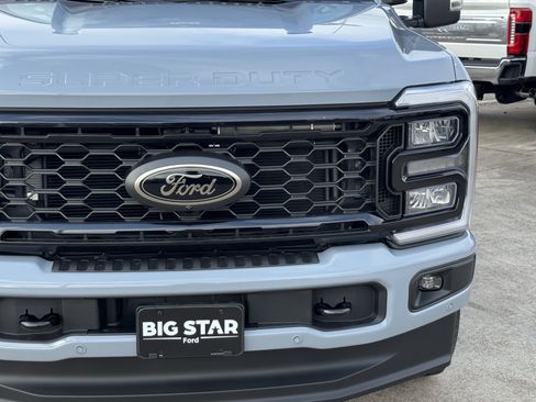 New 2026 Ford F250 Lariat w/ Black Appearance Package AWD/4WD image 5