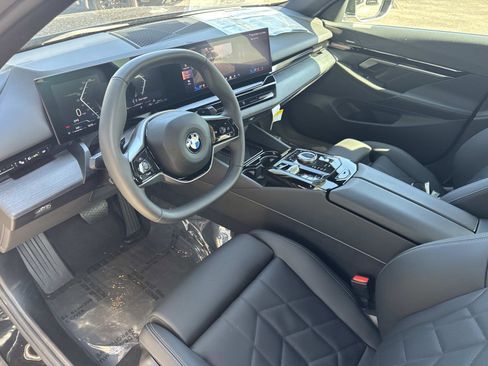 Certified 2025 BMW 530i xDrive image 31