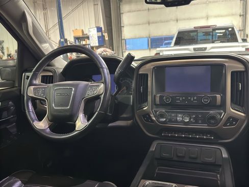 Used 2018 GMC Sierra 3500 Denali w/ Duramax Plus Package image 2