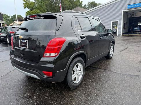 Used 2020 Chevrolet Trax LT w/ LT Convenience Package FWD image 4