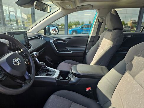 Used 2019 Toyota RAV4 XLE AWD/4WD image 17