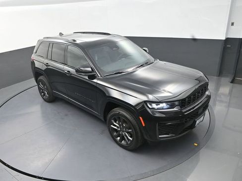 New 2026 Jeep Grand Cherokee Limited AWD/4WD image 11