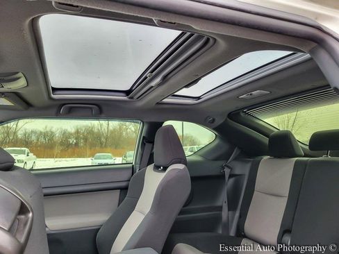 Used 2016 Scion tC image 12