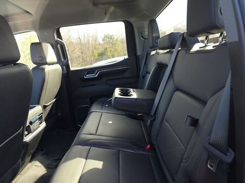 Used 2022 GMC Sierra 1500 SLT w/ SLT Premium Package image 4