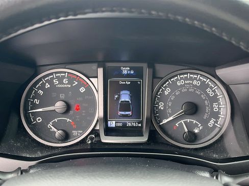 Used 2023 Toyota Tacoma TRD Off-Road image 15