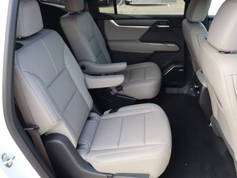 New 2026 GMC Acadia Elevation w/ Elevation Premium Package AWD/4WD image 23