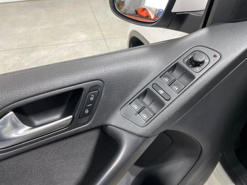 Used 2012 Volkswagen Tiguan S image 11
