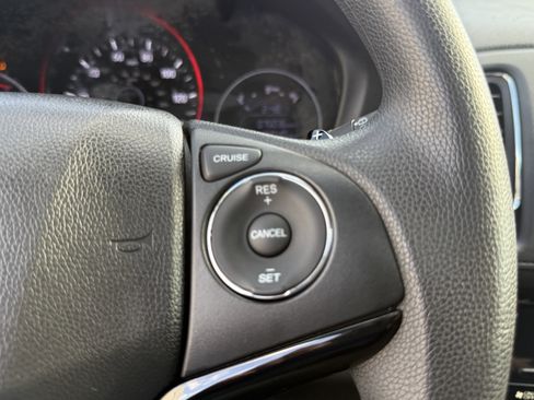 Used 2018 Honda HR-V EX image 20