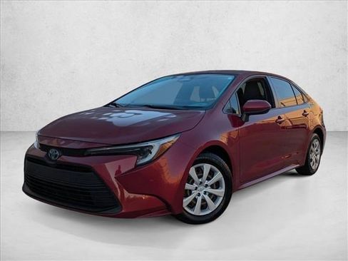 Used 2023 Toyota Corolla LE image 1