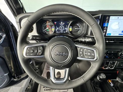 Certified 2025 Jeep Wrangler Unlimited Sahara AWD/4WD image 12