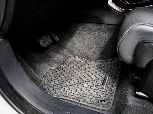 Used 2023 Jaguar F-PACE S image 16