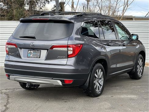 Used 2020 Honda Pilot EX image 3