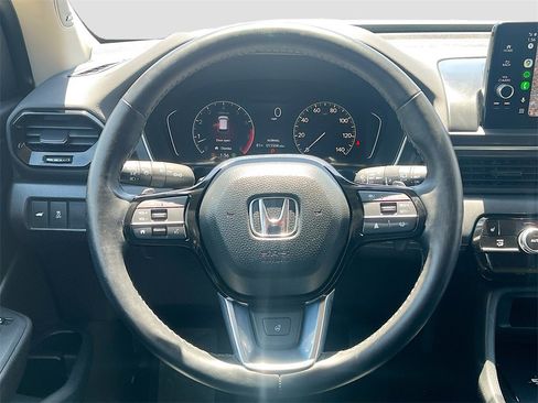 Used 2024 Honda Pilot Touring image 11