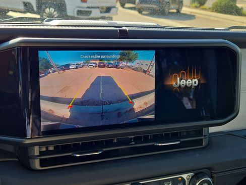 Used 2025 Jeep Wrangler Unlimited Sahara AWD/4WD image 18