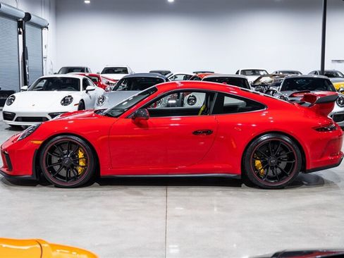 Used 2019 Porsche 911 GT3 RWD image 3