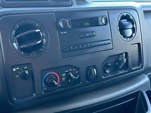 Used 2019 Ford E-350 and Econoline 350 Super Duty w/ Power Windows & Locks Group image 24