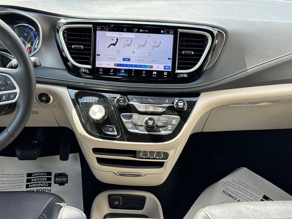 Used 2024 Chrysler Pacifica Limited FWD image 24