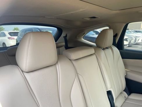 Used 2025 Acura MDX SH-AWD w/ Technology Package image 5