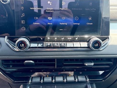 Used 2023 Chevrolet Colorado LT w/ LT Convenience Package II AWD/4WD image 15